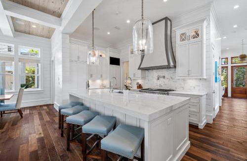 Watercolor House | "Stress Free" - Golf Cart - Pool - Exquisite, 6 bedroom, new construction home - WaterColor home