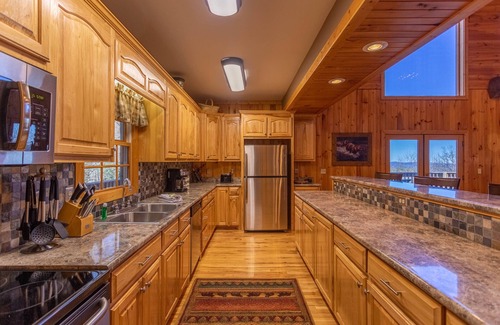 Apple Ridge Cabin | Stress Re-Leaf - Blowing Rock Cabin with great view, hot tub, pool table