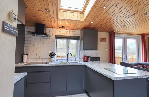 Troutbeck Cottage | STRIDING EDGE LODGE, family friendly, with hot tub in Windermere