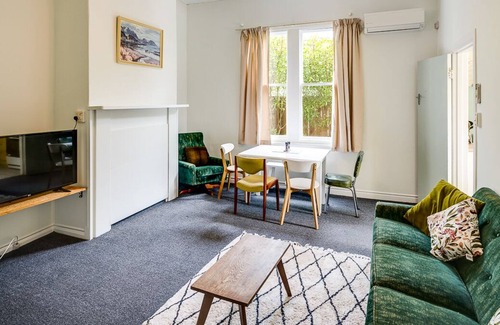 Ahuriri House | Striking Charm – Napier Holiday Home