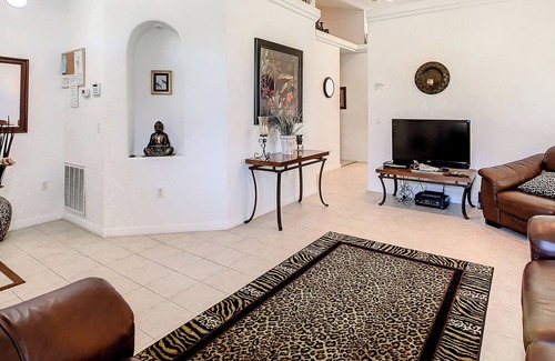 Marbella House | Striking Family Villa in Marbella North 4BR / 3BA