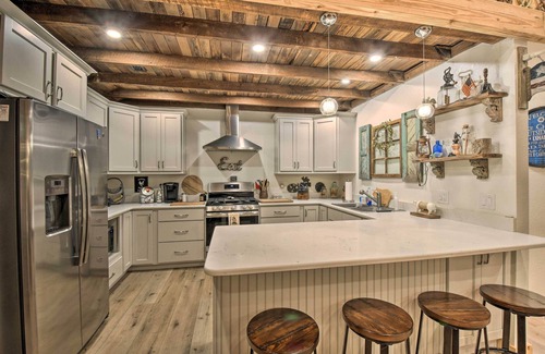 Hiawassee House | Striking Getaway w/Hot Tub, Deck & Lake Access!