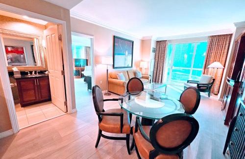 Las Vegas Apartment | Strip & Sphere view - Separate Living room - 2 Full Bath - Full Kitchen - Balcony - 900 sqft - MGM Signature