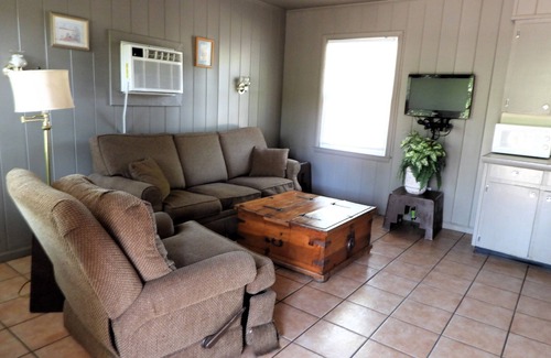 Royal Cabin | Striper Cabinn