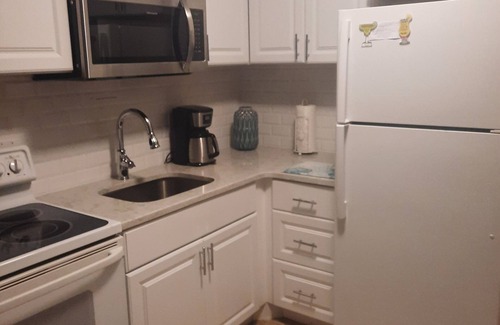 Caine Woods Condo | Stroll to North Ocean City Beaches, cozy 1-bedroom condo awaits