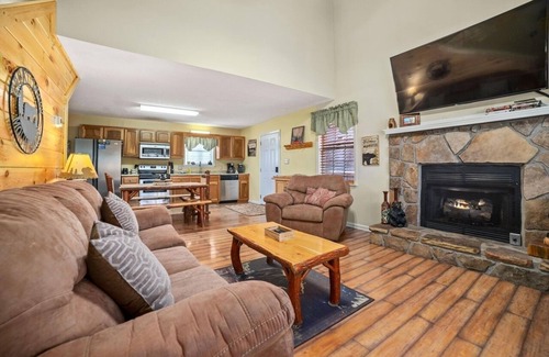Chalet Village North Cabin | Strollin' Bear 3 Bedroom Home by RedAwning