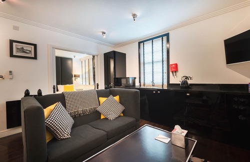 Cheltenham Apartment | Strozzi Palace Suites by Mansley