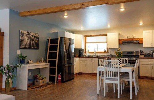 Silverton House | Stu Dog's House Summa