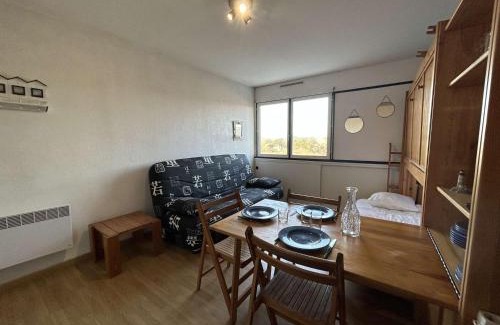 Saint-Jean-de-Monts Apartment | Studio à 50m de la plage, 3 couchages, quartier estacade - FR-1-224C-281