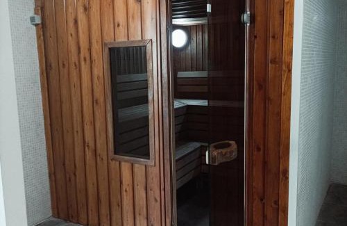 Jausiers Apartment | Studio à Jausiers avec terrasse, piscine, parking et garage - 4 pers, 27m² - FR-1-165B-44