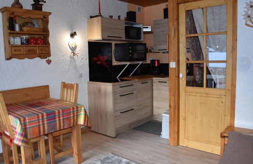 Pralognan-la-Vanoise Apartment | Studio équipé, 400m des commerces, terrasse sud, accepte animaux. - FR-1-464-175