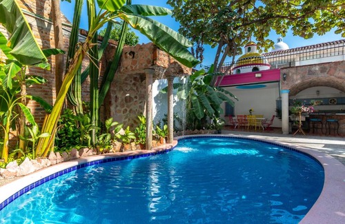 Lazaro Cardenas Apartment | Studio 1 Hacienda Lord Twigg