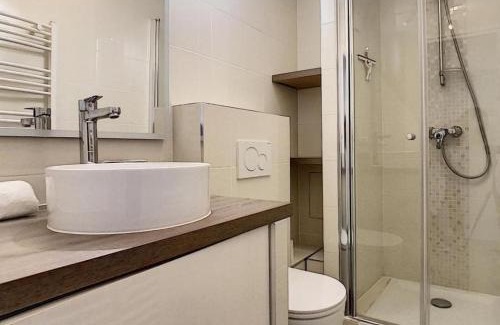 Les Baumettes Apartment | Studio - 1 minute de la plage et de la Promenade des Anglais