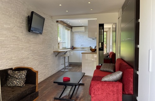 La Bocca Nord Apartment | Studio 10 minutes from the beaches of Cannes in a private family estate.