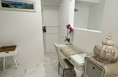 Safety Bay Apartment | Studio 12- One Street away from the beach