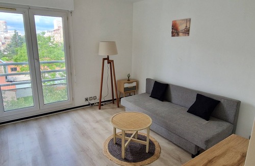 Petit-Ivry Apartment | Studio 15 Minutes Paris Centre