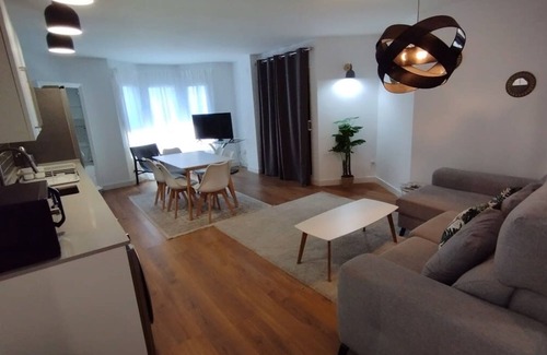 Marbella Apartment | Studio 2 Bed-1 Bathroom for 3 NO Terrace F-3