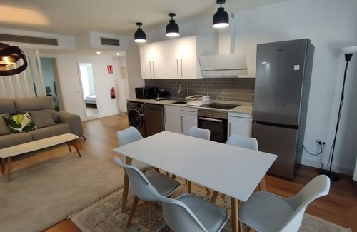 Marbella Apartment | Studio 2 Bed-1 Bathroom for 3 NO Terrace F-3