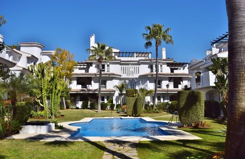 Marbella Apartment | Studio 2 Bed-1 Bathroom for 3 NO Terrace F-3