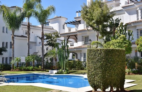 Marbella Apartment | Studio 2 Bed-1 Bathroom for 3 NO Terrace F-3