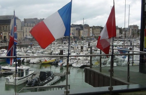 Dieppe Apartment | Studio 27m² for 2 with WIFI + garden + barbecue + shed for storing bicycles