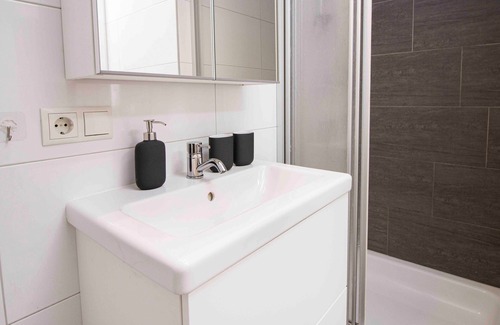 Prutz Apartment | Studio 3 in Haus Rose: Cozy, family- and pet-friendly.