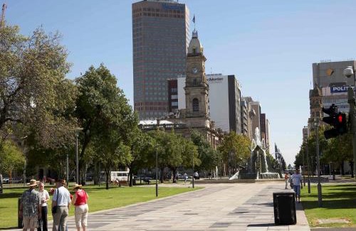 Adelaide Central Business District Apartment | Studio 312 city ex hotel ensuite room with parking