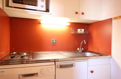 Vallandry Apartment | Studio 4 pers au centre de Vallandry, proche pistes, balcon et vue montagne - FR-1-411-75