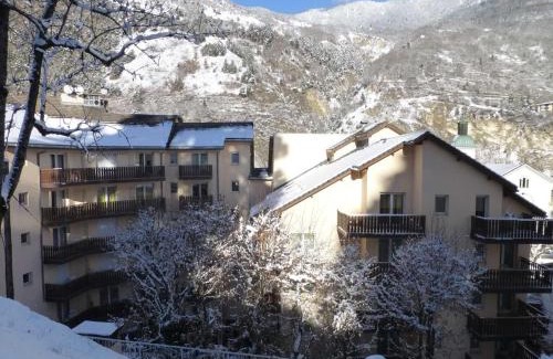 Brides-les-Bains Apartment | Studio 4 pers, balcon, parking couvert, centre Brides-les-Bains, proche thermes et télécabines - FR-1-512-237
