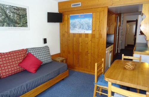 Arc-1800 Apartment | Studio 4 pers. à Arc 1800, skis aux pieds, proche commerces, balcon, tout équipé - FR-1-411-471