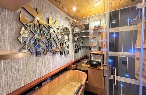 Meribel Centre Apartment | Studio 4 pers, proximité commerces et pistes, parking, terrasse Ouest, piscine l'été - Méribel - FR-1-180-608