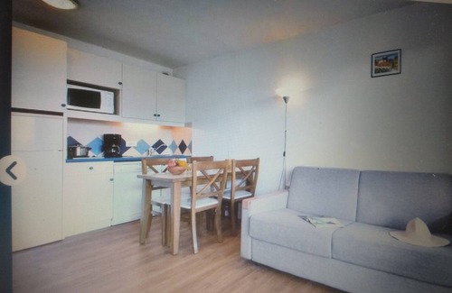 Juan-les-Pins Apartment | Studio 4 persons in residence with swimming pool