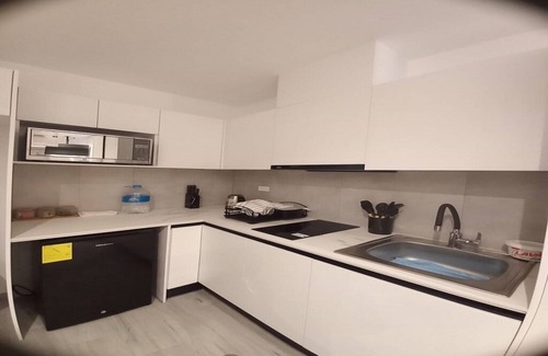Financial District Apartment | Studio 407 Torre Pontina: Luxury, views and comfort.