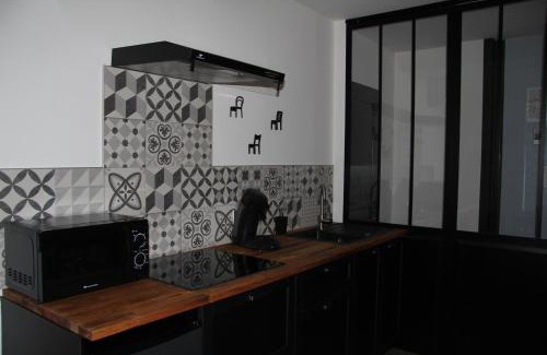Pierrelatte Apartment | Studio 5 # Tom