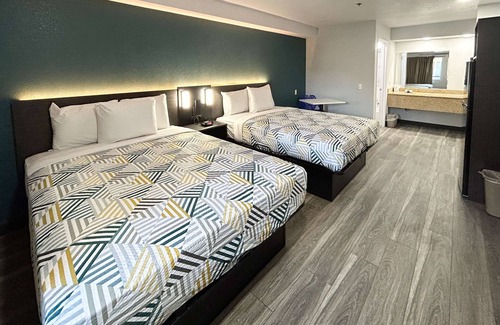 Pumpkin Center Hotel | Studio 6 Bakersfield, CA - South