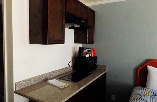 West Meadowbrook Hotel | Studio 6 Fort Worth, TX – Downtown East