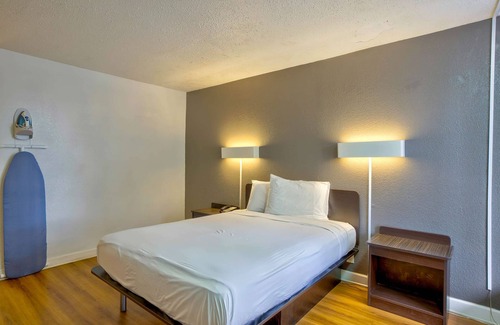 Gainesville Hotel | Studio 6 Gainesville, FL