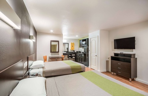 Huntsville Hotel | Studio 6 Huntsville, TX