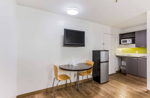 Southside Hotel | Studio 6 Jacksonville, FL - South