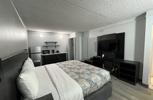 Encanto Hotel | Studio 6 Phoenix, AZ - Midtown