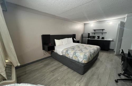 Encanto Hotel | Studio 6 Phoenix, AZ Midtown