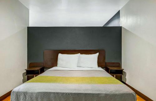 Cully Hotel | Studio 6-Portland, OR
