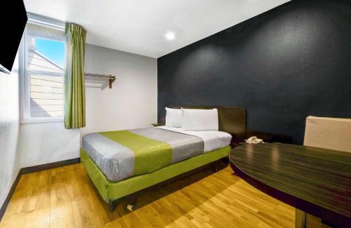 Cully Hotel | Studio 6-Portland, OR