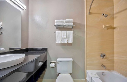 Wetmore Hotel | Studio 6 San Antonio, TX - Six Flags