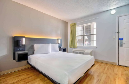 Wetmore Hotel | Studio 6 San Antonio, TX - Six Flags