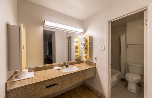 San Antonio Hotel | Studio 6 San Antonio, TX - Fort Sam Houston Area