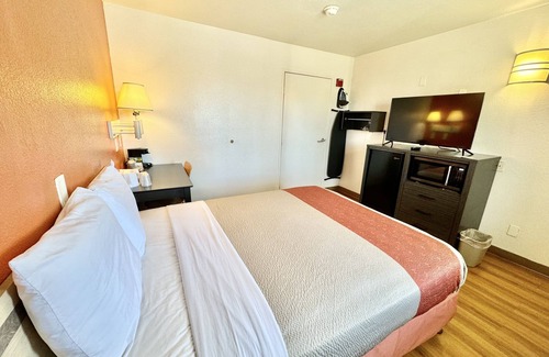 Bellflower Hotel | Studio 6 Suites – Bellflower, Ca - Los Angeles