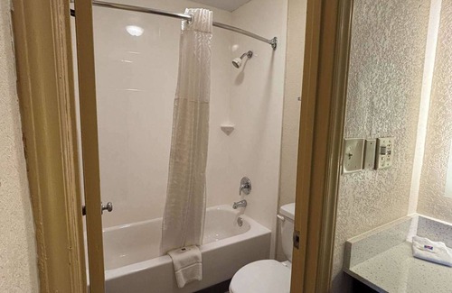 Paw Creek Hotel | Studio 6 Suites Charlotte, NC - Northlake
