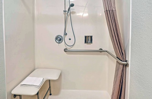 Inglewood Hotel | Studio 6 Suites Los Angeles, CA - Los Angeles - LAX