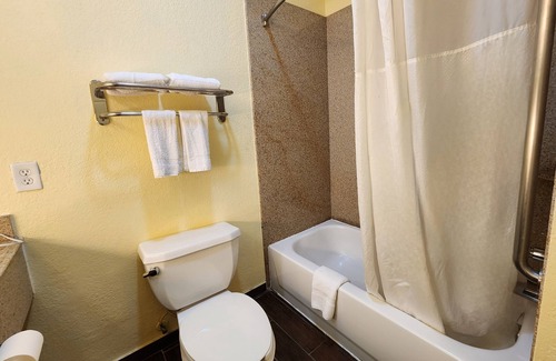 Pasadena Hotel | Studio 6 Suites – Pasadena, TX